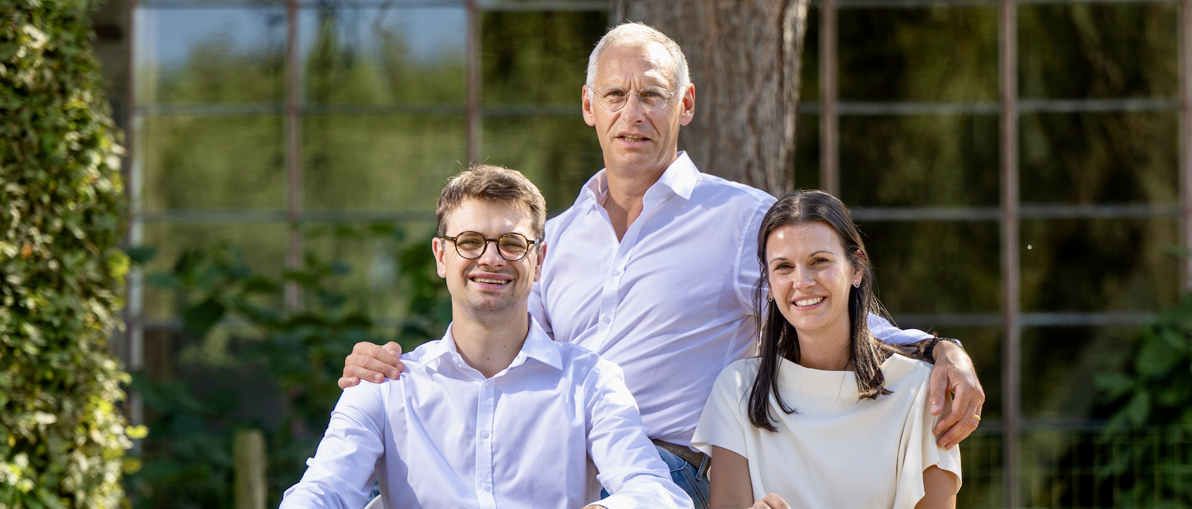 Eva rejoint l'entreprise familiale Fleetwood et contribue, aux côtés de Klaas et Michiel, à son développement.